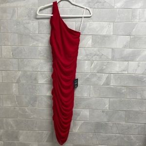 This is a great one shoulder ruched dress! Looks great for all occasions!